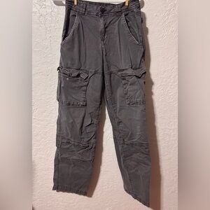 Garage Low-Rise Cargo Pants
Grey